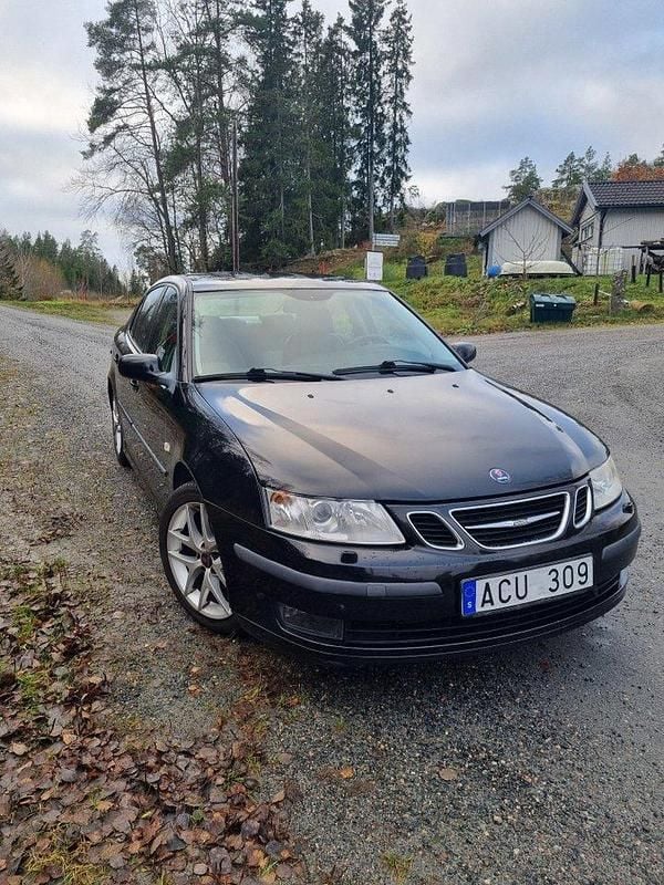 Svart Begagnad 2007 Saab 9-3 Vector Sedan | 39 000 kr (Marknadspris) - Bild 1/4