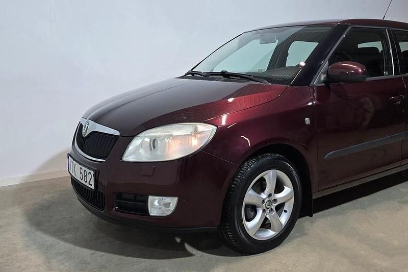 Begagnad Skoda Fabia 105 HK (77 kW) 2010 Brun Halvkombi