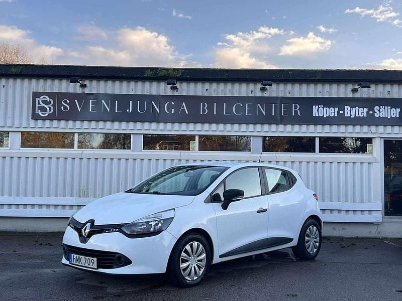 Vit Begagnad 2016 Renault Clio IV Authentique Halvkombi | 79 900 kr (Marknadspris) - Bild 1/4