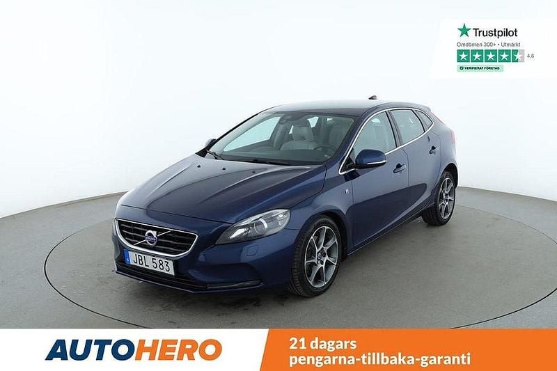 Blå Begagnad 2015 Volvo V40 Ocean Race Kombi | 125 000 kr (Marknadspris) - Bild 1/4