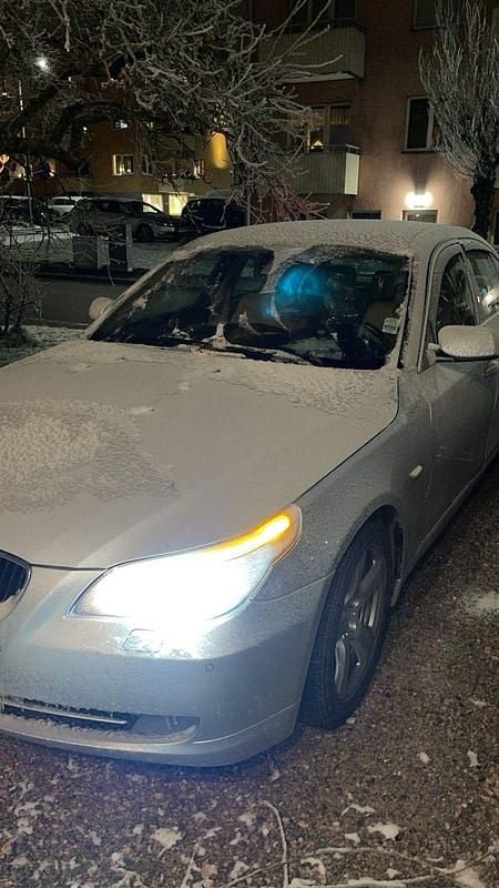 Begagnad BMW 520 163 HK (119 kW) 2008 Silver grå Sedan