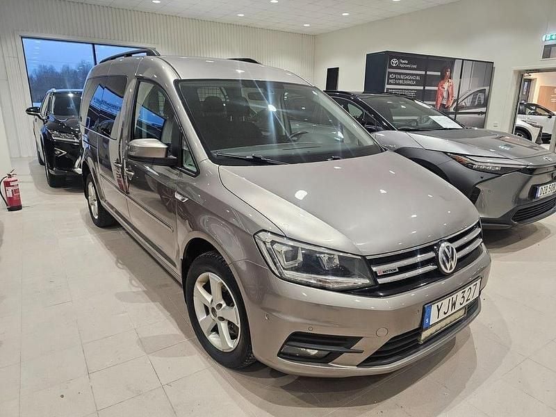 Begagnad VW Caddy Maxi Life Life 150 HK (110 kW) 2017 Ljusgrå Minibuss