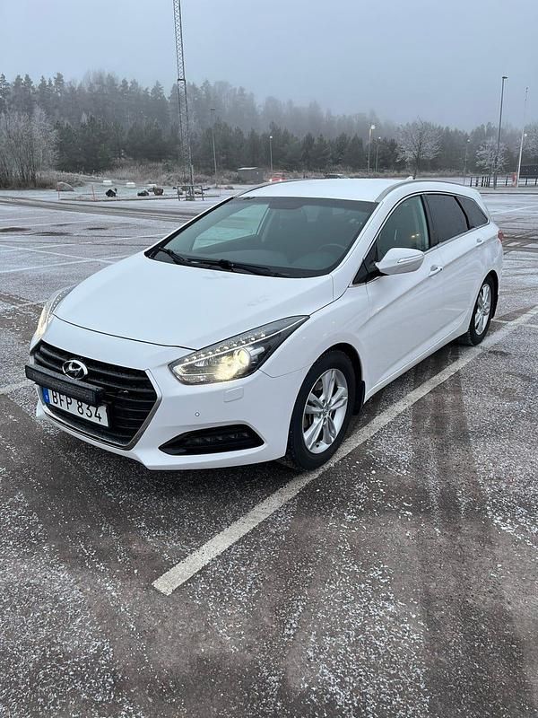Begagnad 2016 Hyundai i40 Kombi | 135 000 kr (Marknadspris) - Bild 1/4