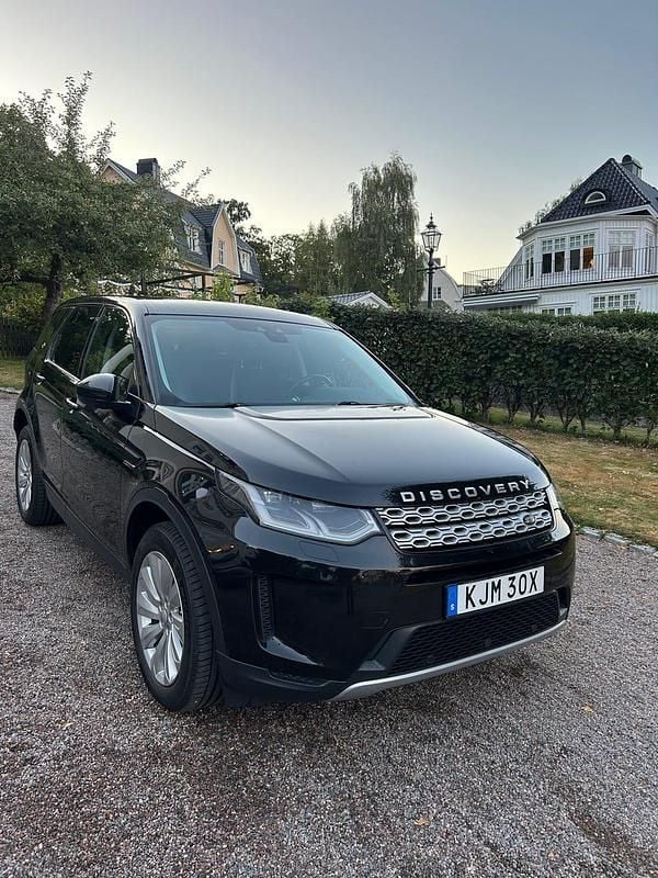 Svart metallic Begagnad 2020 Land Rover Discovery Sport SE SUV | 249 500 kr (Marknadspris) - Bild 1/4