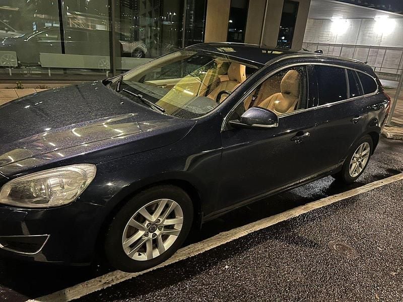 Blå Begagnad 2012 Volvo V60 Summum Kombi | 93 000 kr (Bra pris) - Bild 1/4