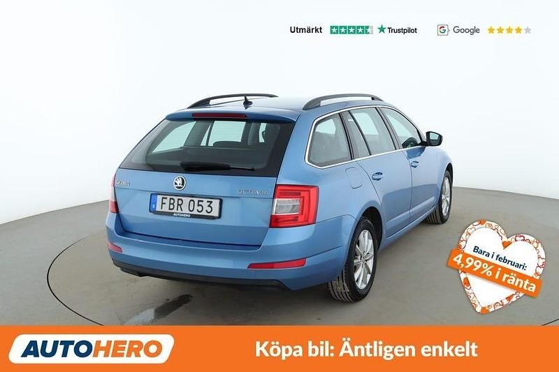 Begagnad Skoda Octavia Ambition 112 HK (82 kW) 2016 Blå Kombi