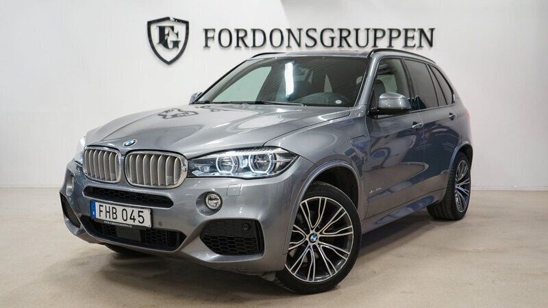 Grå Begagnad 2018 BMW X5 M Sport SUV | 329 800 kr (Marknadspris) - Bild 1/4