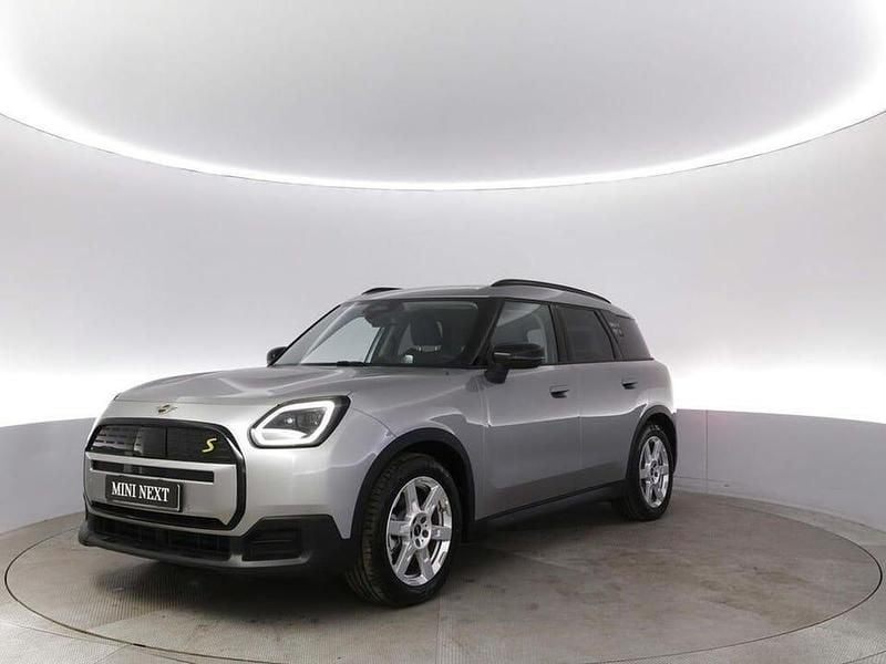 Grå Begagnad 2024 Mini Countryman SUV | 409 900 kr (Bra pris) - Bild 1/4
