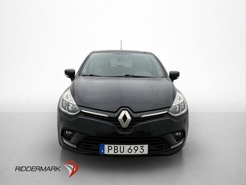Begagnad Renault Clio IV Zen 90 HK (66 kW) 2016 Svart Halvkombi