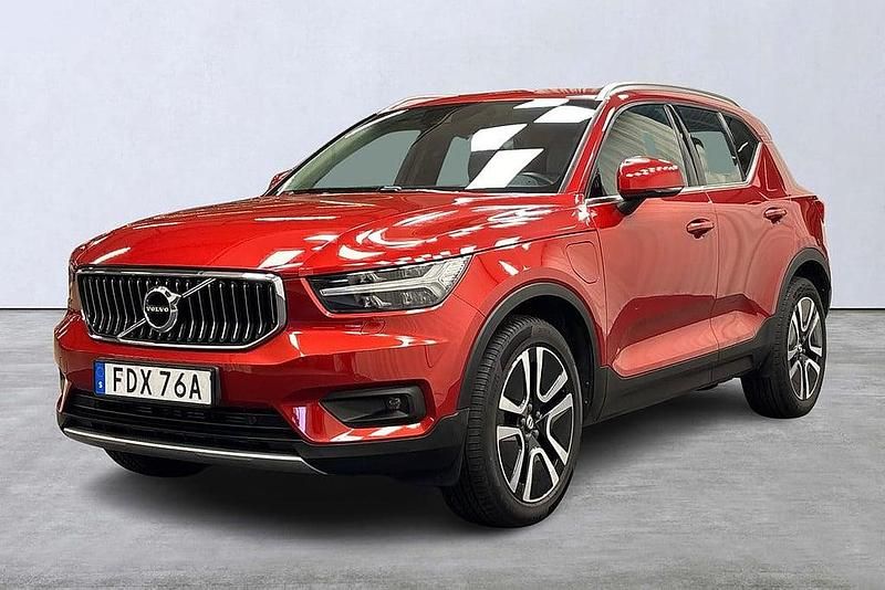 Röd Begagnad 2020 Volvo XC40 Inscription SUV | 314 900 kr (Marknadspris) - Bild 1/4