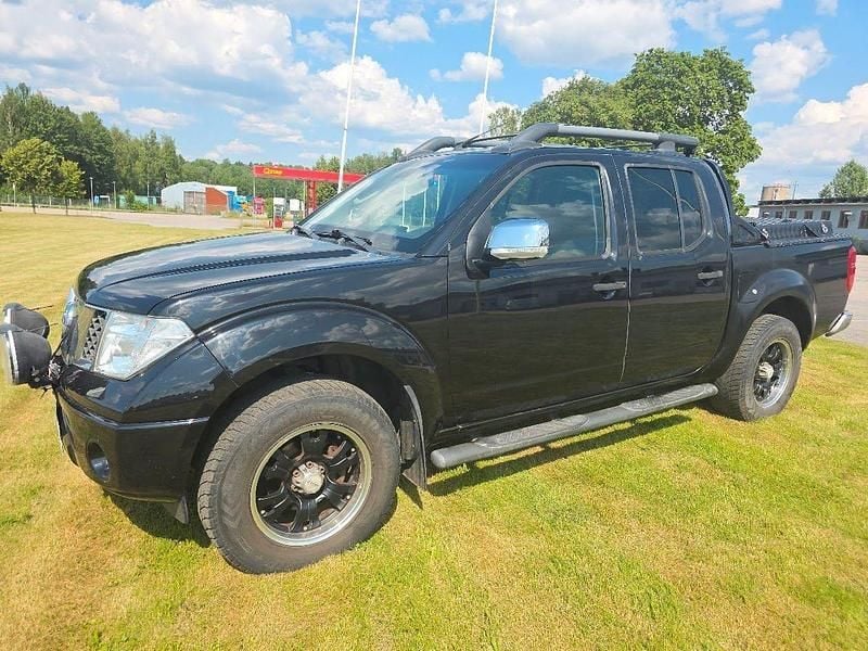 Svart Begagnad 2008 Nissan Navara Pickup | 64 500 kr (Bra pris) - Bild 1/4