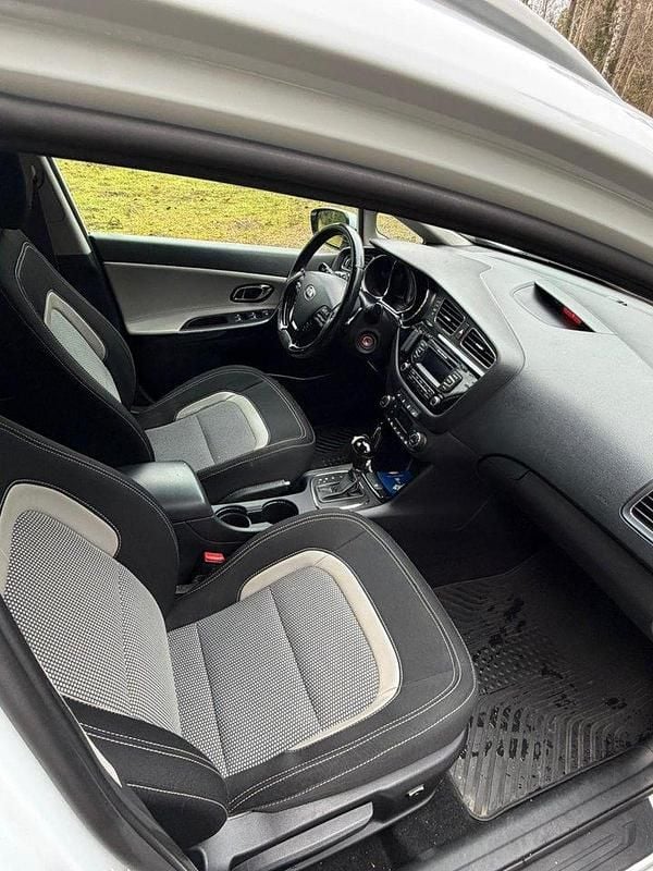 Vit Begagnad 2013 Kia Ceed Sportswagon Comfort Kombi | 84 999 kr (Marknadspris) - Bild 1/4