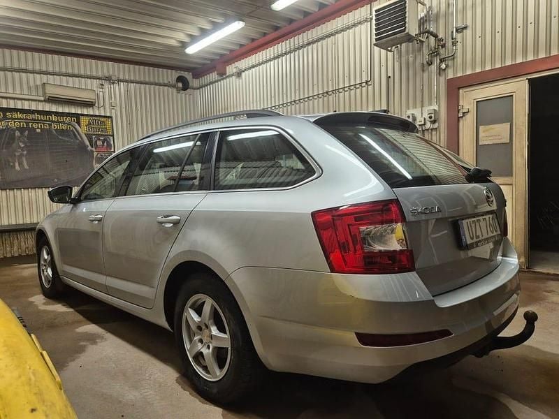 Begagnad Skoda Octavia 110 HK (80 kW) 2016 Halvkombi