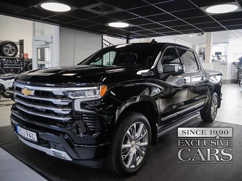 Svart Begagnad 2023 Chevrolet Silverado Van | 986 250 kr (Marknadspris) - Bild 1/4
