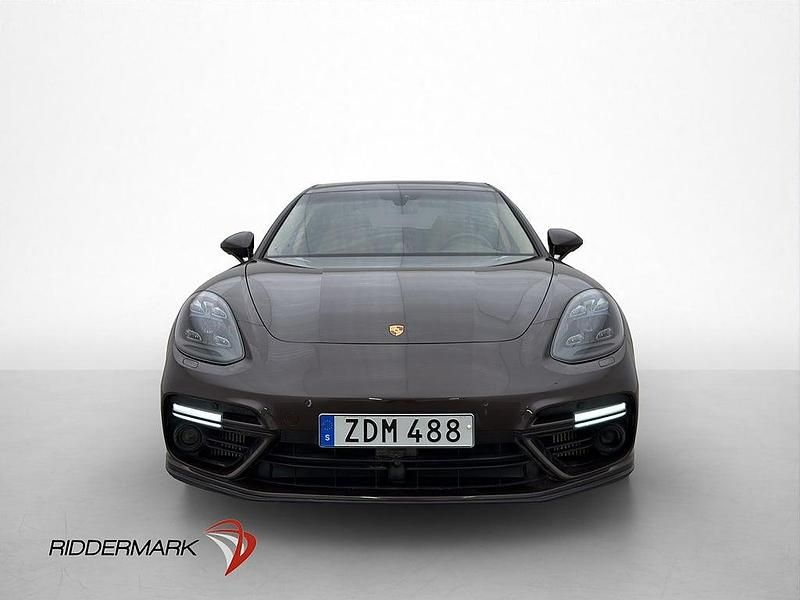 Begagnad Porsche Panamera Chrono 549 HK (403 kW) 2018 Brun Kombi