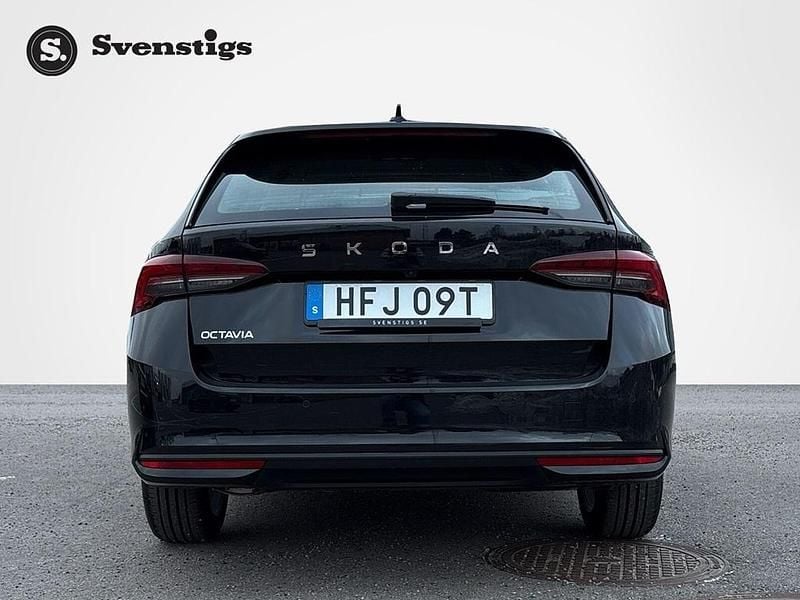 Ny Skoda Octavia 2026 Svart Kombi