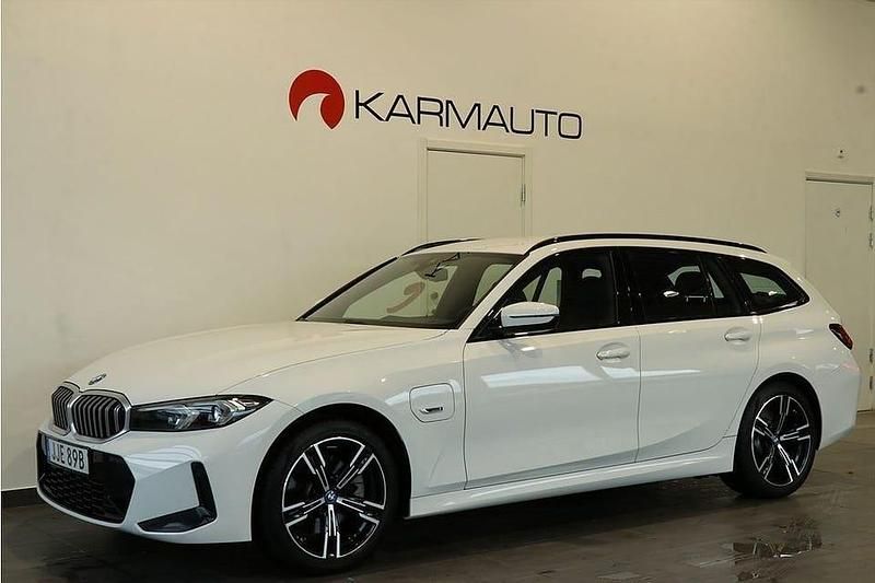 Begagnad BMW 330 M Sport 292 HK (214 kW) 2023 Vit Kombi