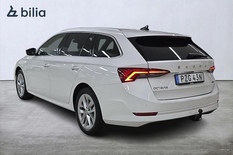 Begagnad Skoda Octavia Style 151 HK (111 kW) 2022 Vit Kombi