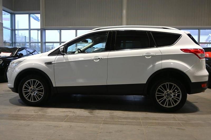 Begagnad Ford Kuga Titanium 140 HK (102 kW) 2014 Vit SUV