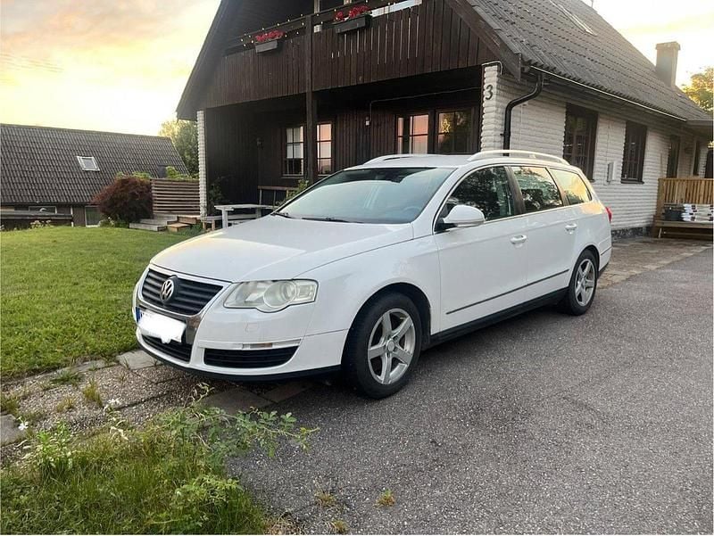 Vit Begagnad 2010 VW Passat Kombi | 12 000 kr - Bild 1/4