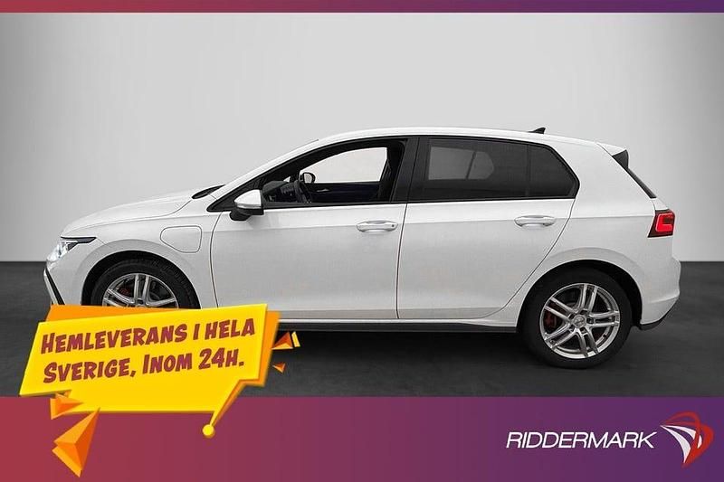 Begagnad VW Golf VIII GTE 245 HK (180 kW) 2020 Vit Halvkombi