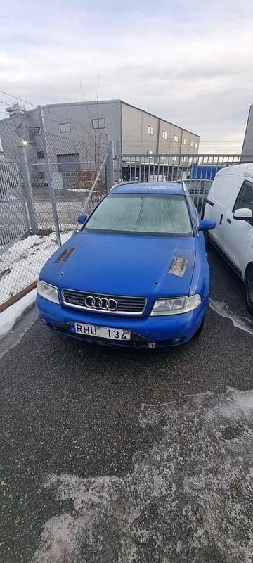 Begagnad 2000 Audi A4 Kombi | 12 000 kr - Bild 1/4