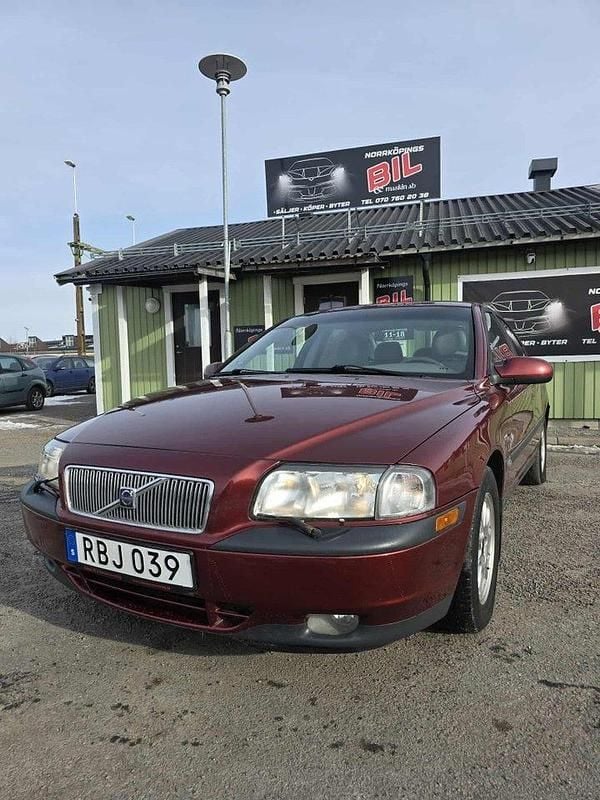 Begagnad Volvo S80 170 HK (125 kW) 1999 Mörkröd Sedan