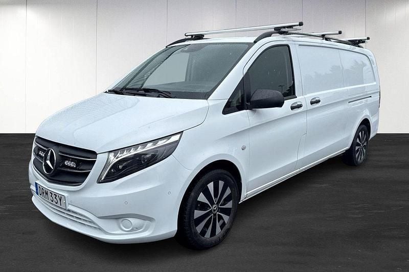 Vit Begagnad 2023 Mercedes Vito Minibuss | 519 000 kr (Dyr) - Bild 1/4
