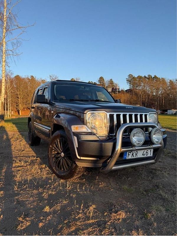 Blå Begagnad 2008 Jeep Cherokee SUV | 88 500 kr - Bild 1/4