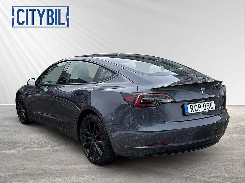 Begagnad Tesla Model 3 Performance 377 kW (513 HK) 2023 Grå Sedan