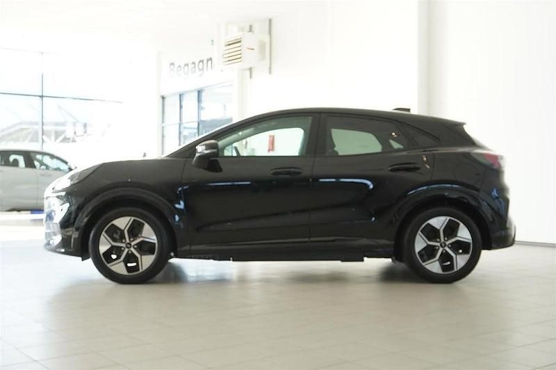 Begagnad Ford Puma Gen-E 124 kW (169 HK) 2025 Svart (agate black metallic) SUV