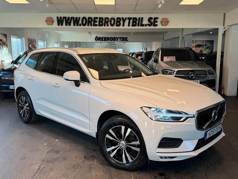Vit Begagnad 2020 Volvo XC60 SE SUV | 379 900 kr (Bra pris) - Bild 1/4