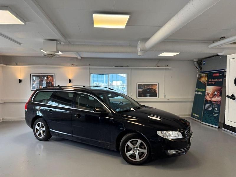 Svart Begagnad 2014 Volvo V70 Momentum Kombi | 99 900 kr (Marknadspris) - Bild 1/4