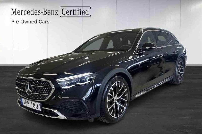 Svart Begagnad 2025 Mercedes E300 | 739 000 kr - Bild 1/1