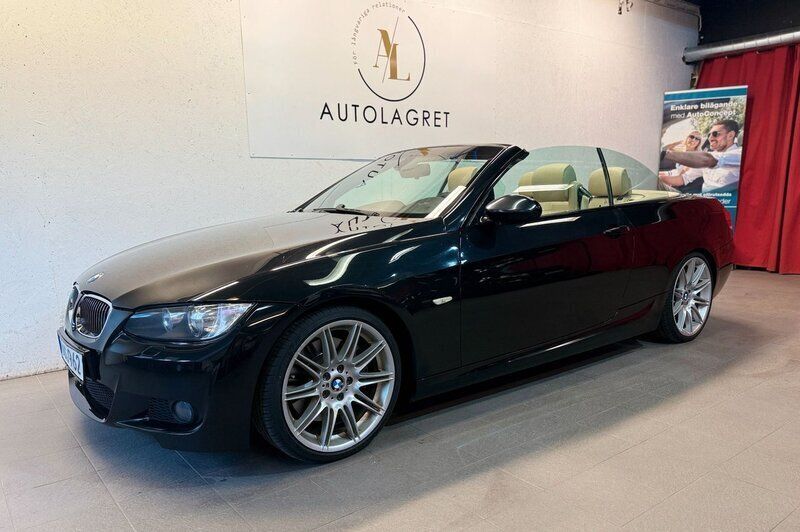 Svart Begagnad 2008 BMW 330 Cabriolet M Sport Cab | 149 900 kr (Marknadspris) - Bild 1/4