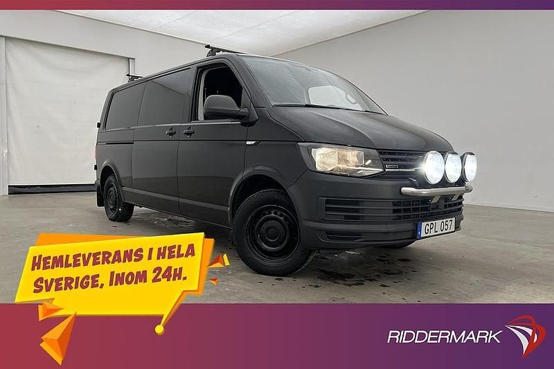 Svart Begagnad 2017 VW Transporter Van | 139 800 kr (Superpris) - Bild 1/3