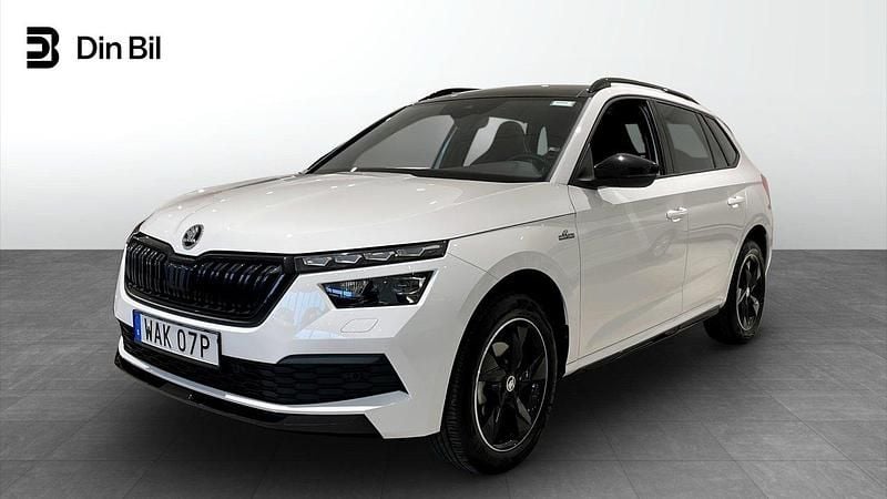 Vit Begagnad 2023 Skoda Kamiq Monte Carlo SUV | 264 900 kr (Marknadspris) - Bild 1/4