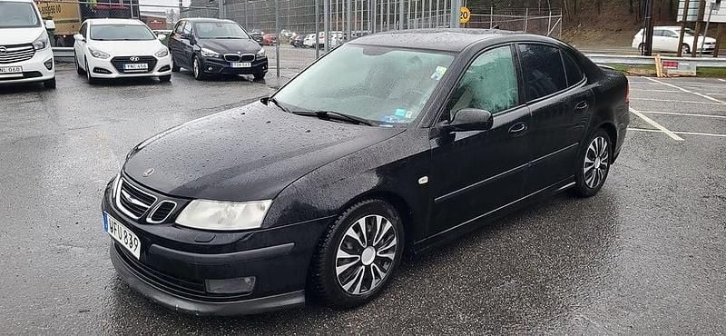 Svart Begagnad 2003 Saab 9-3 Aero Sedan | 34 900 kr (Marknadspris) - Bild 1/4