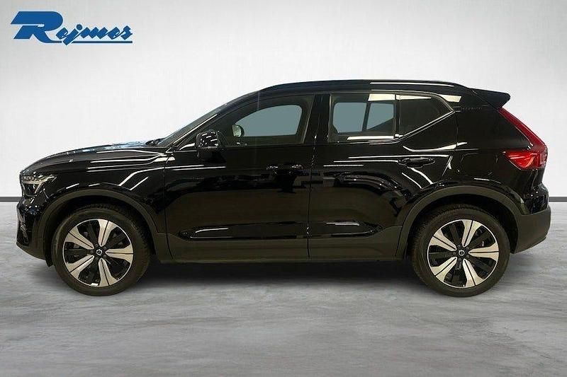 Begagnad Volvo XC40 Core 185 kW (252 HK) 2022 Svart SUV