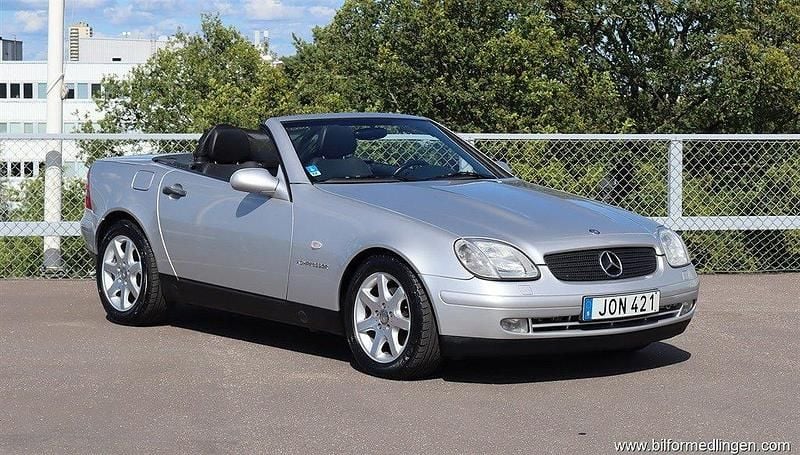 Grå samma som bilen Begagnad 1998 Mercedes SLK230 Cab | 69 900 kr (Bra pris) - Bild 1/4