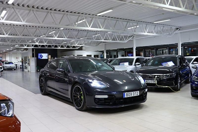 Begagnad Porsche Panamera 4 462 HK (339 kW) 2019 Grå Sedan