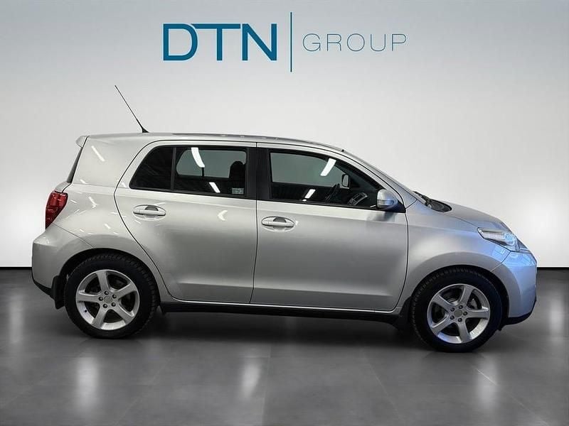 Silver Begagnad 2009 Toyota Urban Cruiser Halvkombi | 54 500 kr (Marknadspris) - Bild 1/4