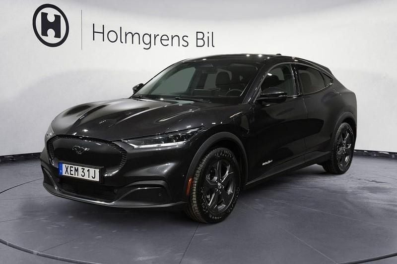 Dark matter gr Begagnad 2022 Ford Mustang Mach-E Standard Range SUV | 329 800 kr (Superpris) - Bild 1/4