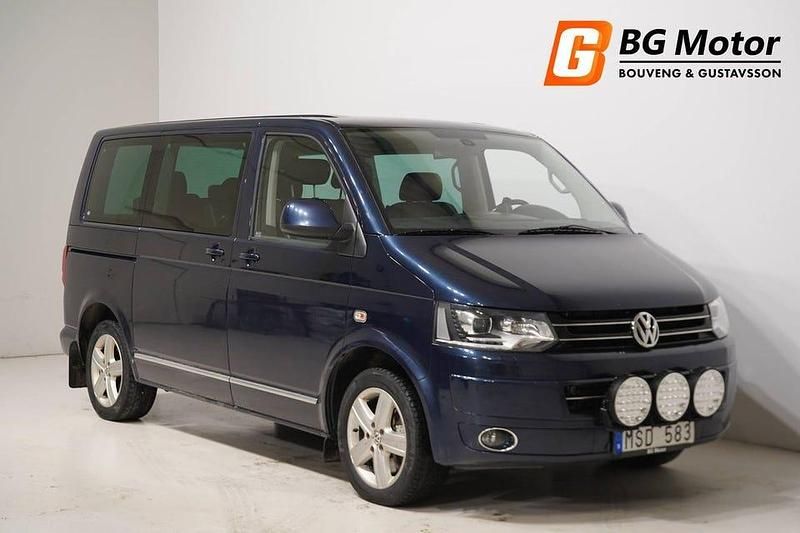 Begagnad VW Multivan Highline 180 HK (132 kW) 2012 Blå