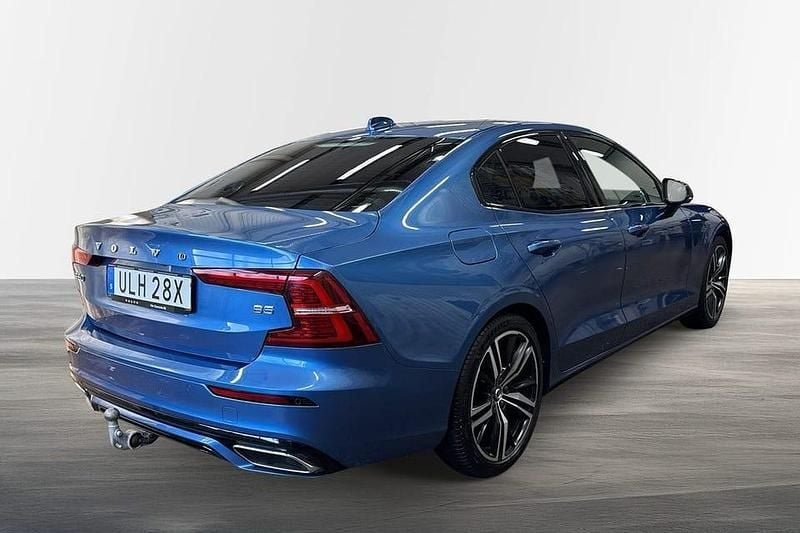 Begagnad Volvo S60 R-Design 253 HK (186 kW) 2021 Blå Sedan