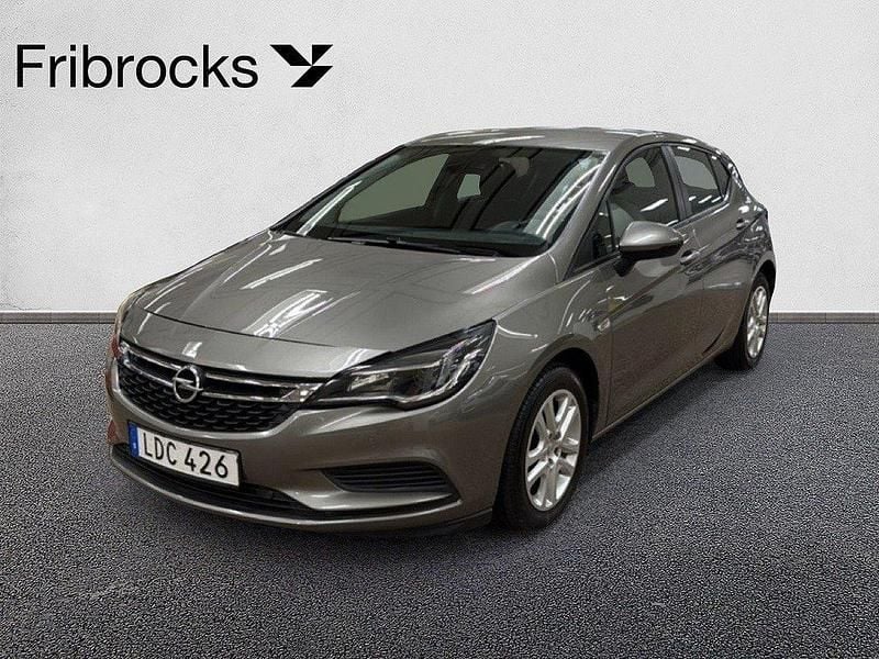 Grå Begagnad 2015 Opel Astra Enjoy Halvkombi | 94 900 kr (Marknadspris) - Bild 1/4