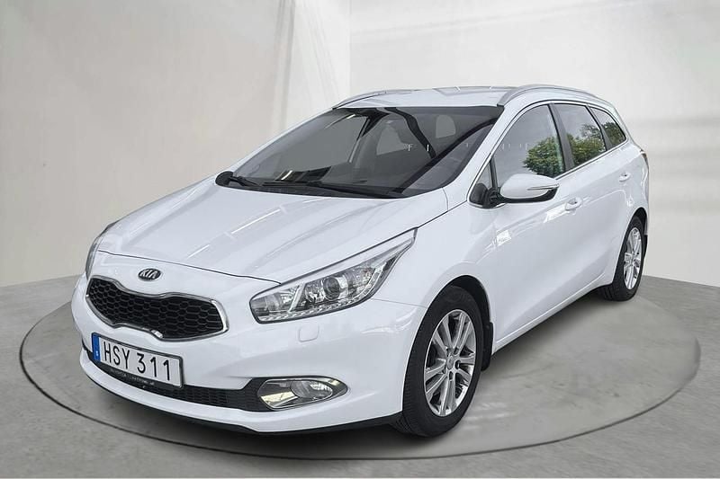 Vit Begagnad 2015 Kia Ceed Sportswagon Comfort Kombi | 84 800 kr (Superpris) - Bild 1/4