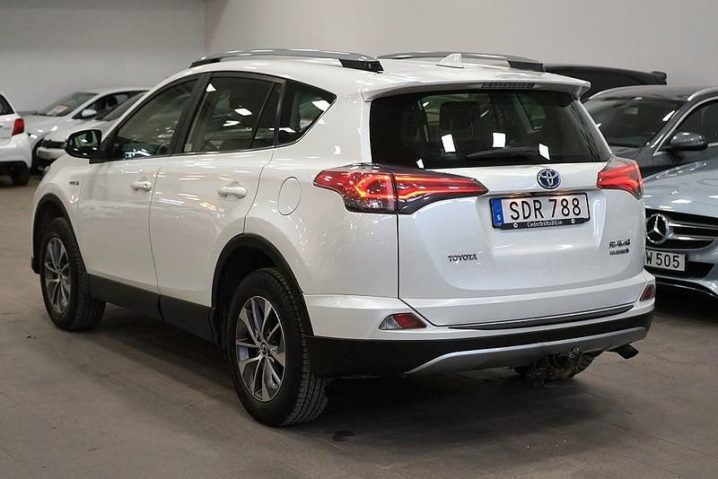 Begagnad Toyota RAV4 Hybrid 197 HK (144 kW) 2016 Vit SUV
