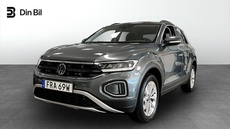Grå Begagnad 2024 VW T-Roc Life SUV | 319 900 kr (Dyr) - Bild 1/4