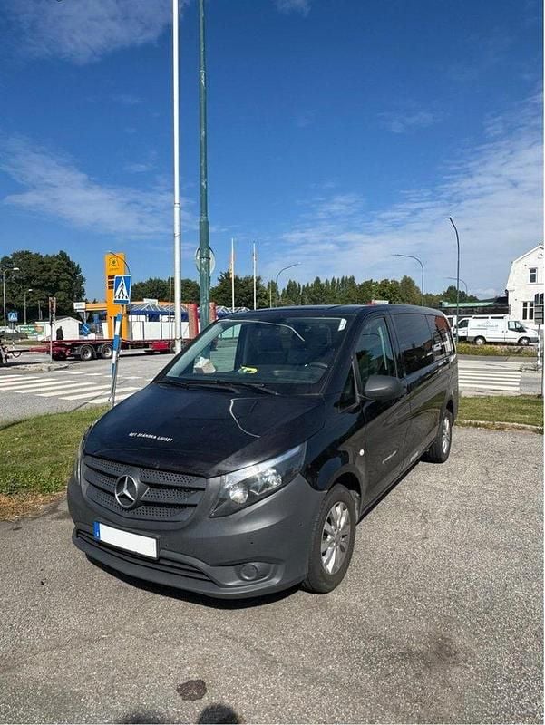 Svart Begagnad 2016 Mercedes Vito Minibuss | 265 000 kr - Bild 1/4